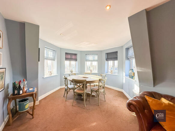 OPEN PLAN LOUNGE/DINING ROOM/KITCHEN