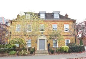 Flat 5, 70 Howard House, Baker Street, Weybridge KT13 8GD