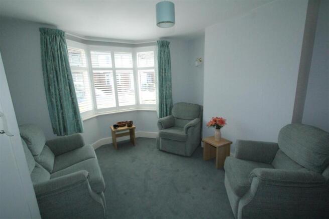Maythorne Close, Watford photo 4