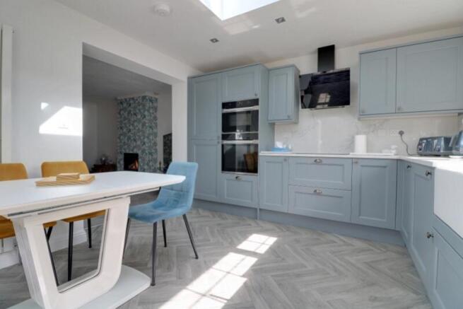 2 bed Semi-Detached Bungalow for sale Image 6