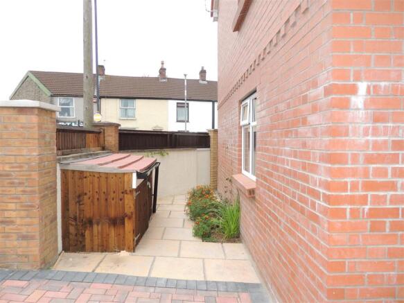 Garden & Driveway