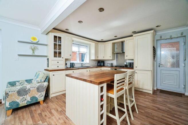 Kitchen/Dining living photo 1