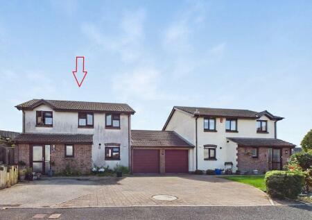 Willow Drive, Camborne - Spacious and versatile accommodation