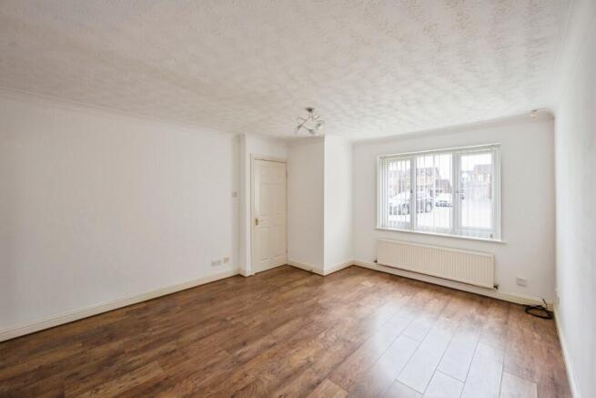Semi-Detached for sale Image 4
