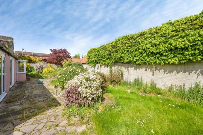 2 bed Detached Bungalow for sale Image 12