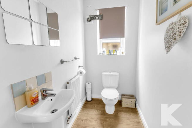 4 bed Detached for sale Image 9