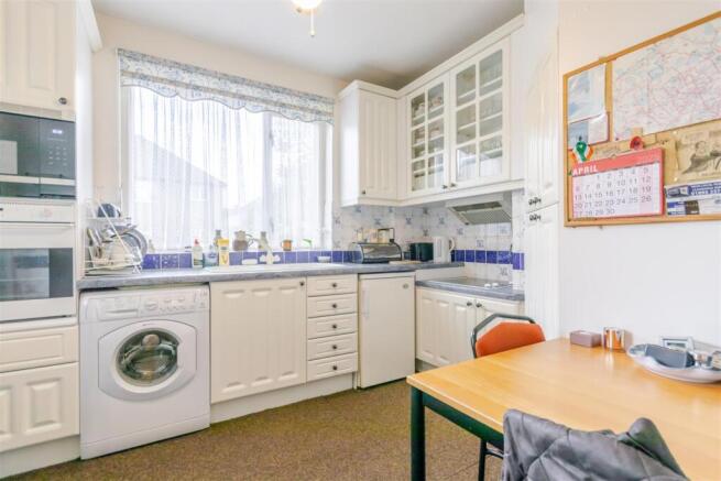 Kitchen 1.jpg