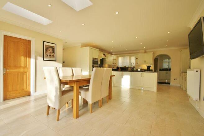 Kitchen/breakf...