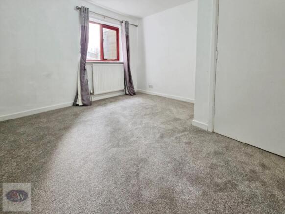 2 bed Ground Flat for sale Image 12