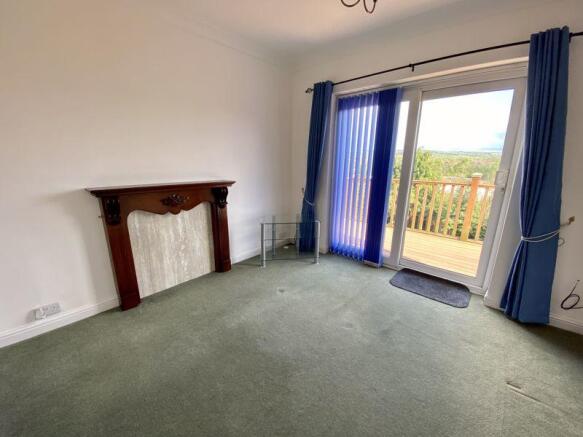 DINING ROOM / ...
