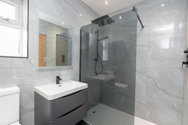 4 bed Semi-Detached for sale Image 7