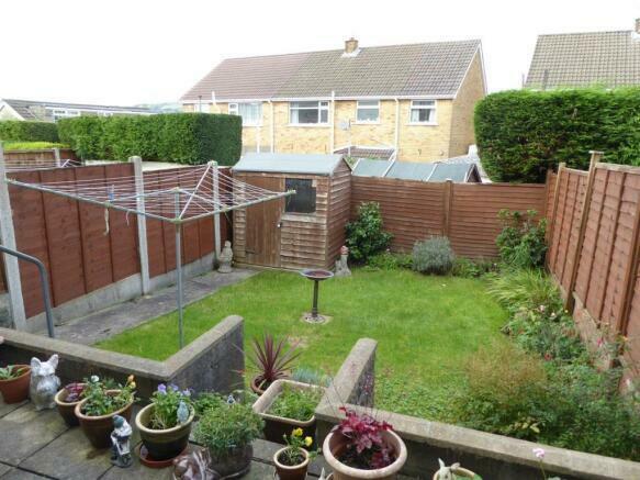 39 Porset close garden to the rear.jpg