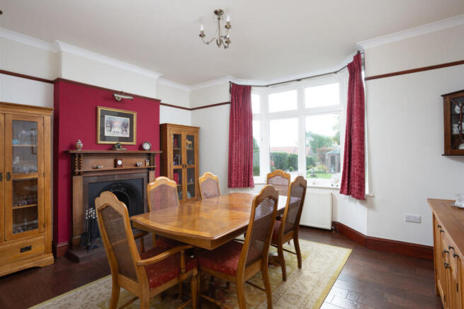 6 bed Detached for sale Image 4