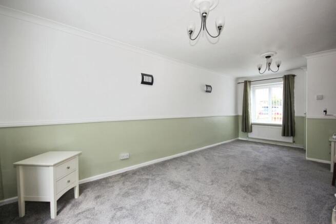 Compton Close, Leamington Spa, Warwickshire, CV32 photo 4