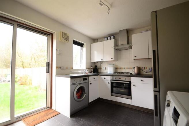 Kitchen (L)