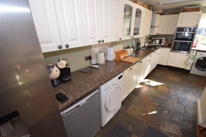Well Fitted Kitchen