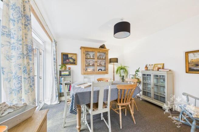 3 bed Semi-Detached for sale Image 6