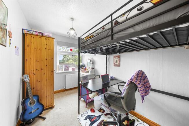 3 bed Terraced for sale Image 12