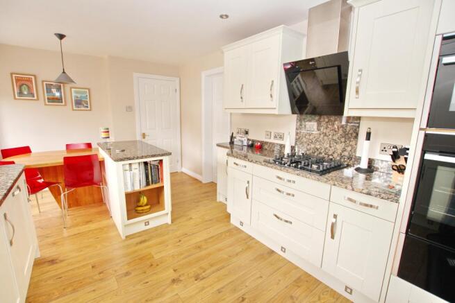 KITCHEN BREAKFAST ROOM