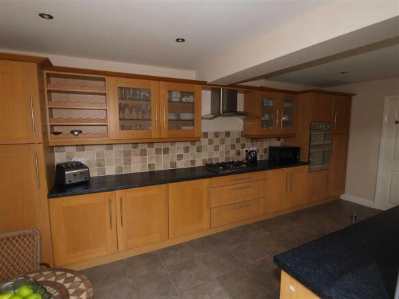 Kitchen Cont'd....