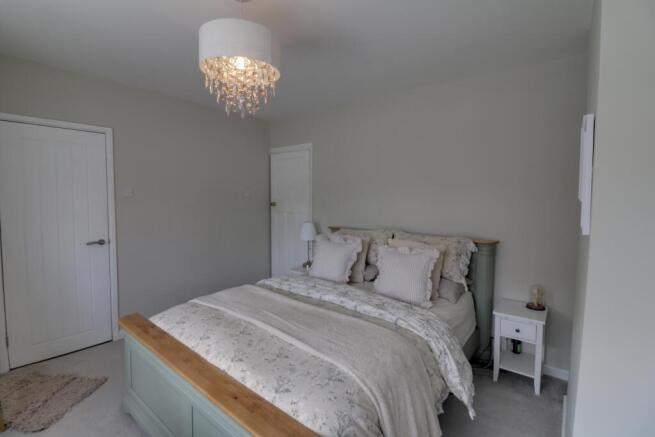 3 bed Semi-Detached for sale Image 9