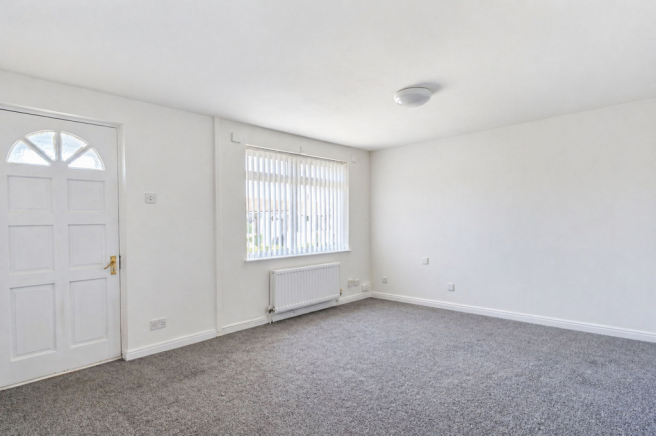 3 bed End of Terrace to rent Image 4