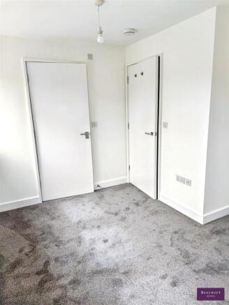1 bed Flat for sale Image 12