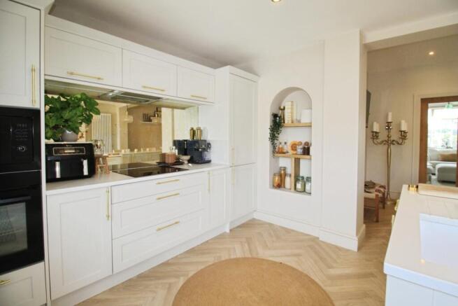 3 bed Terraced for sale Image 9