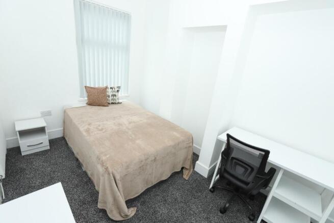 5 bed Terraced to rent Image 10