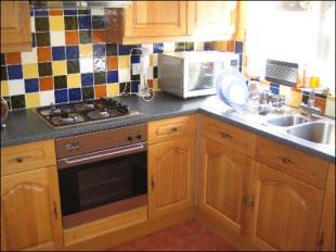 FITTED KITCHEN