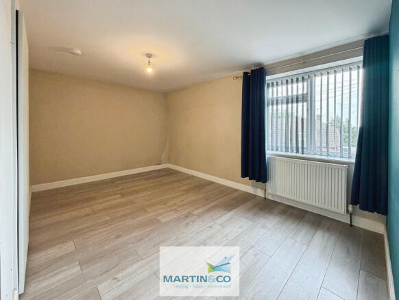 3 bed Town House for sale Image 9