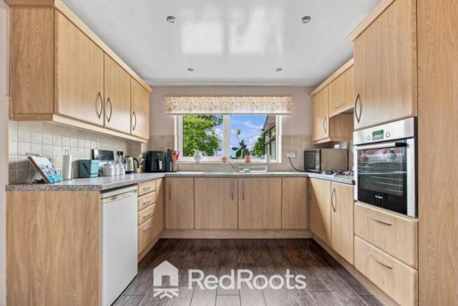 3 bed Detached for sale Image 8