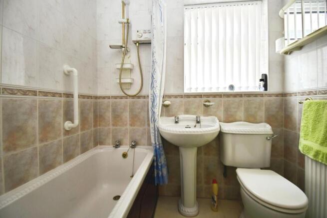2 bed Semi-Detached Bungalow for sale Image 10