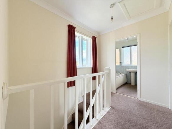 3 bed Semi-Detached for sale Image 12