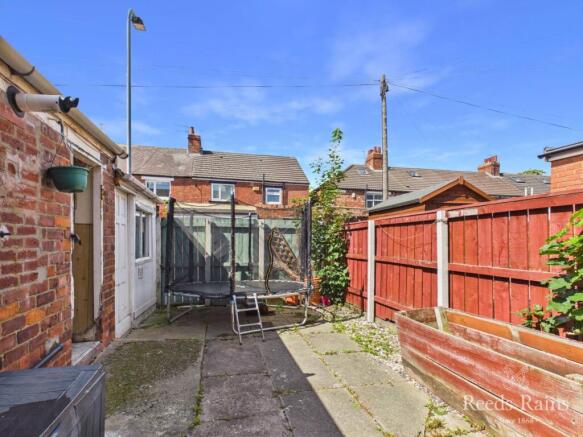 3 bed Terraced for sale Image 9