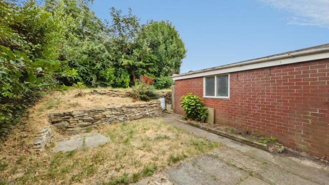 3 bed Semi-Detached to rent Image 12