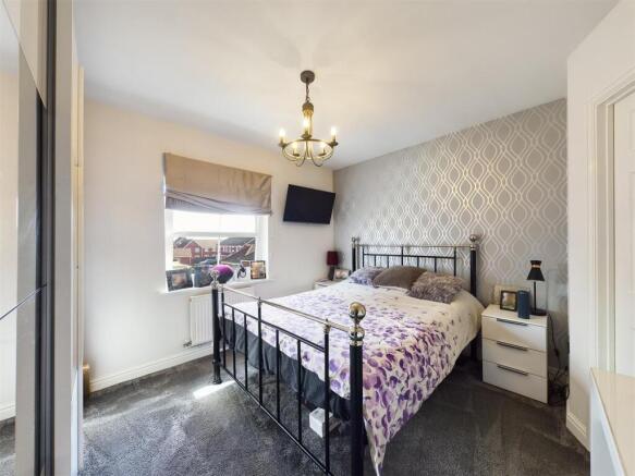 4 bed Detached for sale Image 5
