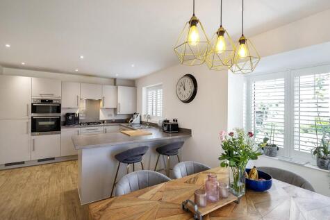 Hailwood Drive, Edenbridge, TN8