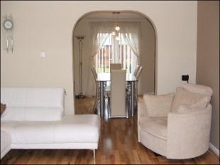 LOUNGE / DINING
