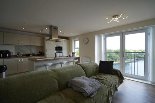 2 bed Apartment for sale Image 9