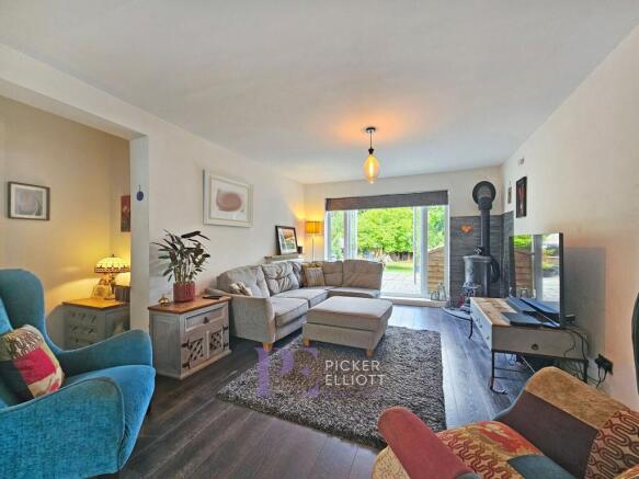 Spacious lounge