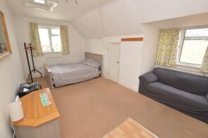 Flat A, The Laurels, Langton Road, Langton Green, Tunbridge Wells TN3 0ET