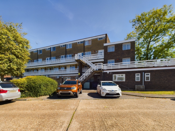 3-bed flat on Peartree Close, South Ockendon, Essex, RM15, £235,000
