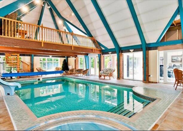 Indoor Swimming P...