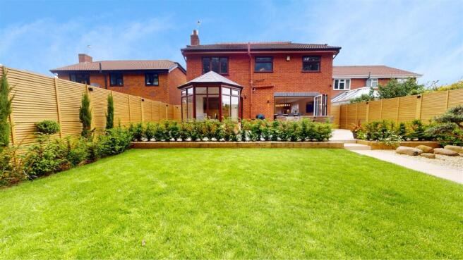 Lakeside Court Rear Garden