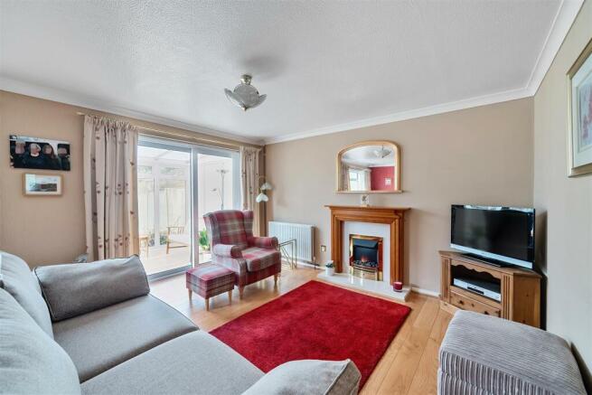 Living room/dining room
