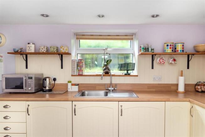 kitchen (2).jpg