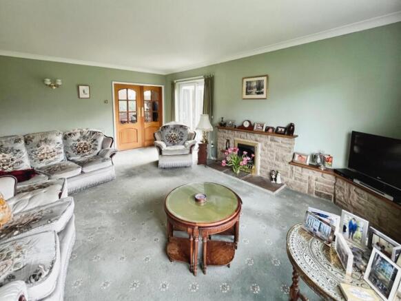 4 bed Detached Bungalow for sale Image 7