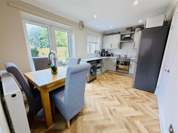 3 bed Semi-Detached for sale Image 5