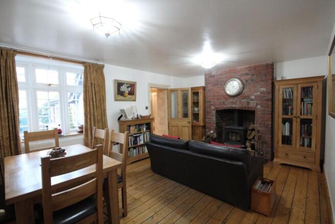 Lounge/Dining Room